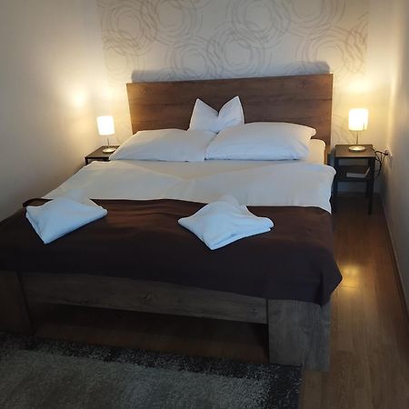 Eden Panzio Bed & Breakfast Егер Екстериор снимка