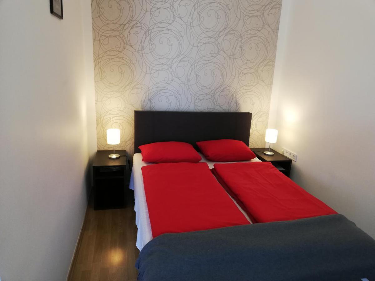 Eden Panzio Bed & Breakfast Егер Екстериор снимка