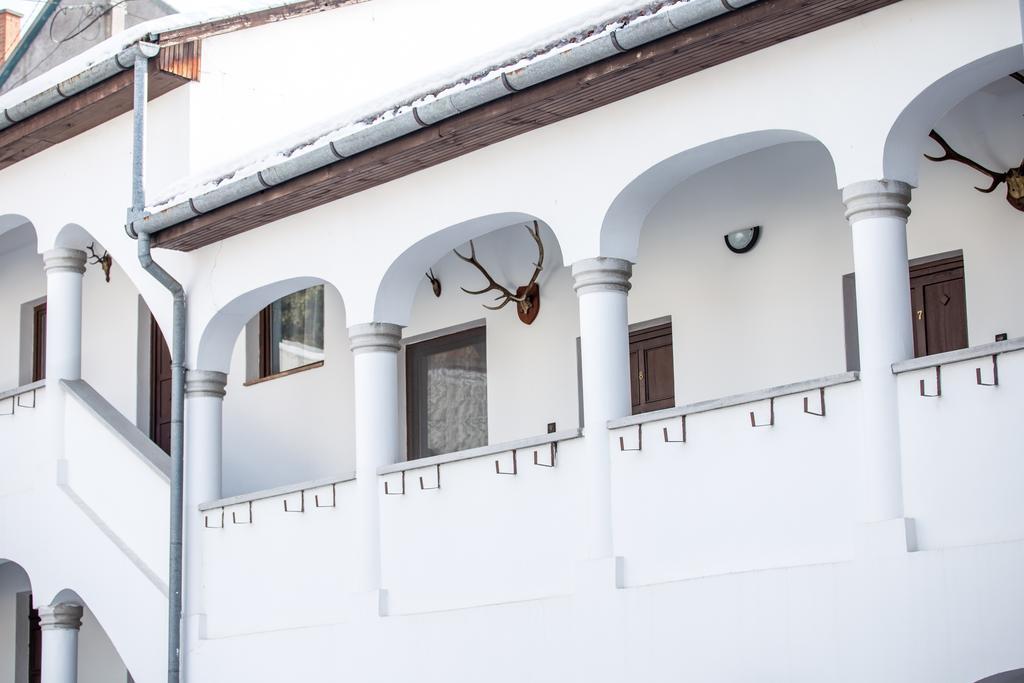 Eden Panzio Bed & Breakfast Егер Екстериор снимка