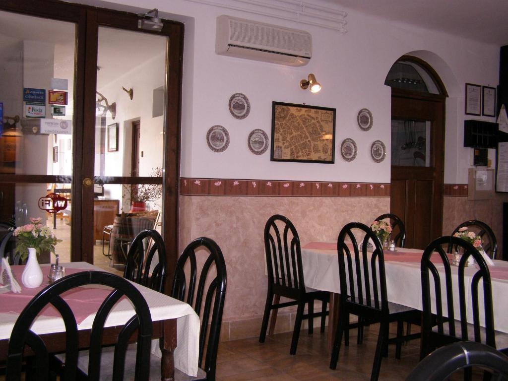 Eden Panzio Bed & Breakfast Егер Екстериор снимка
