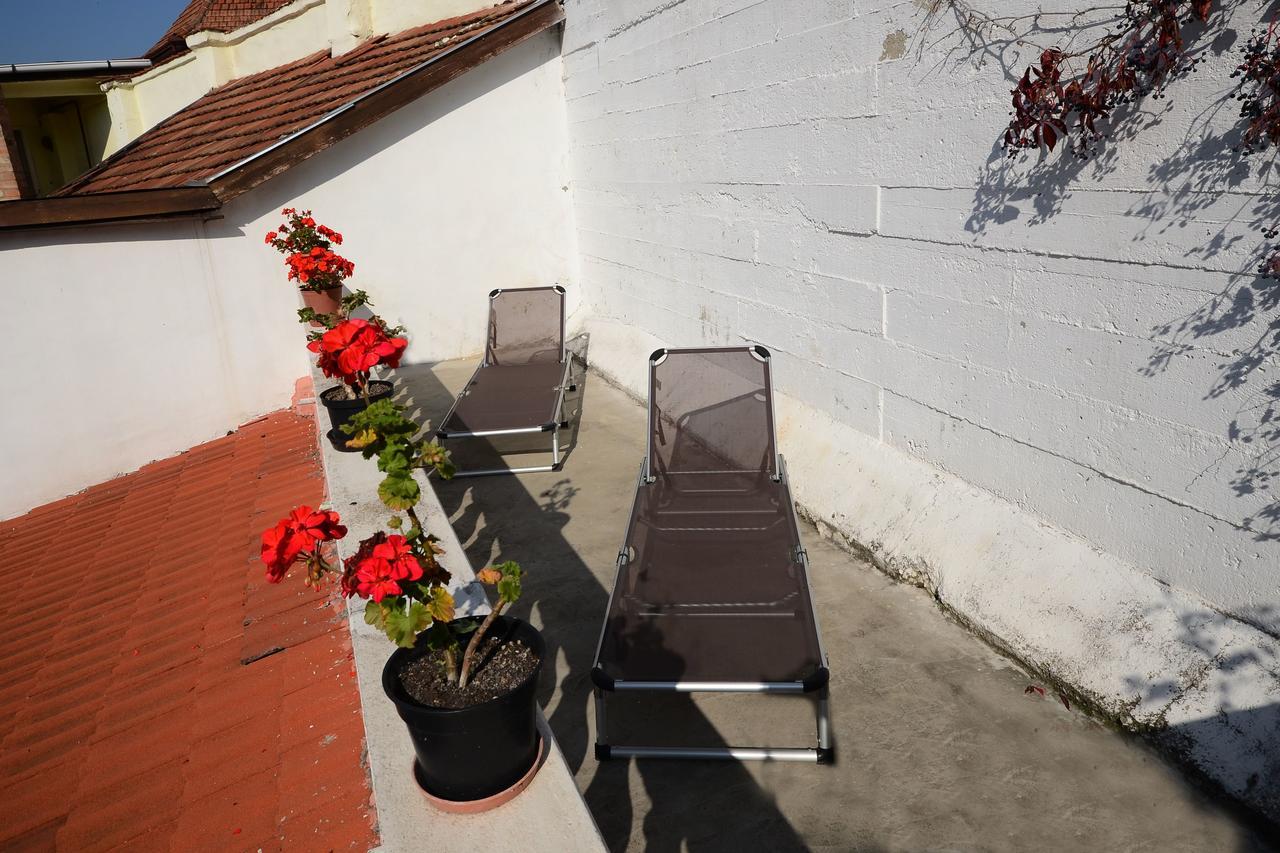 Eden Panzio Bed & Breakfast Егер Екстериор снимка