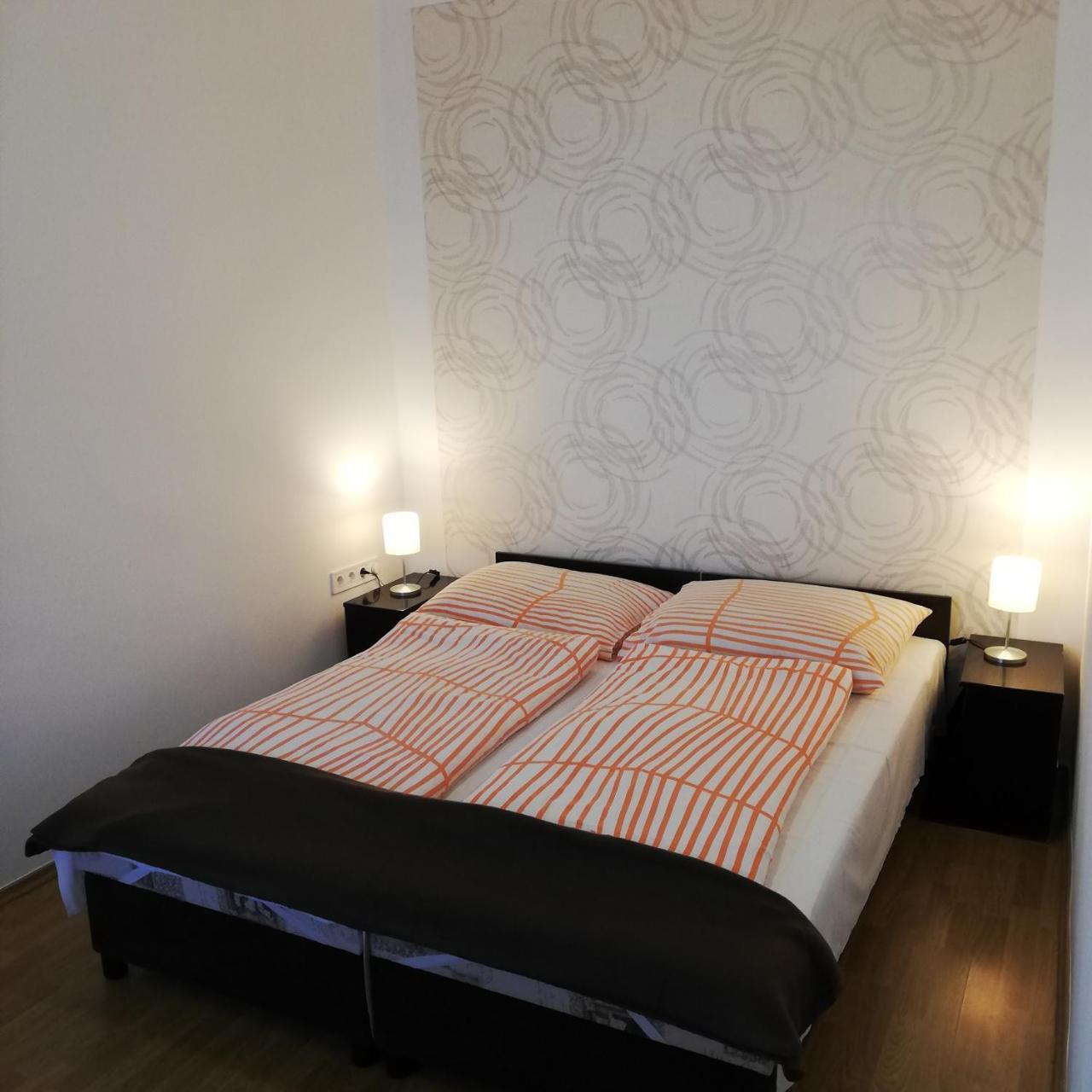 Eden Panzio Bed & Breakfast Егер Екстериор снимка